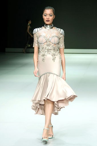 Jakarta, Indonesia - 17 Februari. Samuel Cirnansck Egypt Indonesia Fashion Week 2013 at Jakarta Convention Center. 17 Februari 2013. Senayan. Jakarta. [Foto: Mohammad Abduh/Wolipop]