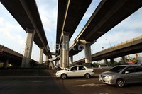 Suasana jalan raya di Bangkok, Thailand, Selasa (26/3/2013).