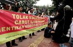 Aksi Menolak Kurikulum 2013