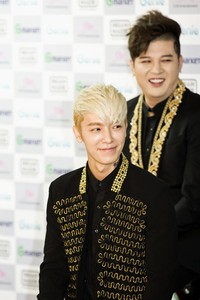 Donghae mengubah warna rambutnya menjadi pirang untuk 'SS5' ini. Reuters/TenAsia/Chae Ki-won.