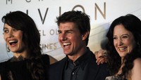 Tom Cruise tampak sumringah. REUTERS/Marcos Brindicci.