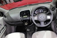 Sedangkan bagian interior lainnya yang diperbaruhi adalah dengan tersematnya adjustable headrest untuk kursi belakang.