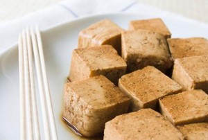 Makan Tahu Kurangi Risiko Kematian Akibat Kanker Paru