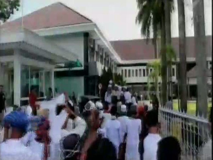 Bupati Ciamis Akui Datangi Karaoke dengan ABG