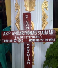 Kendati jenazah sudah berada di Medan, namun masih belum bisa dipastikan waktu dan lokasi pekuburan Kristen tempat pemakaman korban. Keluarga masih berembuk.