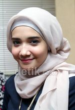 Senyum Manis Zaskia & Shireen Sungkar