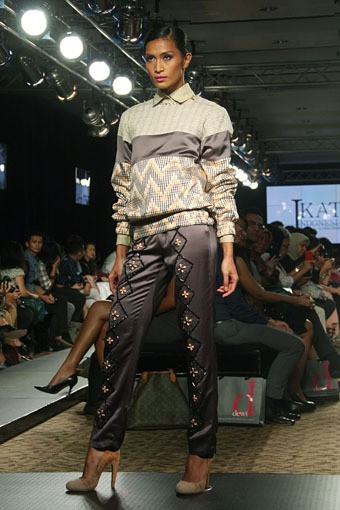 Jakarta, Indonesia - 25 Maret. IKAT Indonesia by Didiet Maulana. Plaza Indonesia Fashion Week SS 2013 at Plaza Indonesia. 25 Maret 2013. Thamrin. Jakarta. [Foto: Mohammad Abduh/Wolipop]