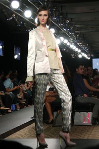 Jakarta, Indonesia - 25 Maret. IKAT Indonesia by Didiet Maulana. Plaza Indonesia Fashion Week SS 2013 at Plaza Indonesia. 25 Maret 2013. Thamrin. Jakarta. [Foto: Mohammad Abduh/Wolipop]