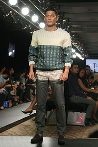 Jakarta, Indonesia - 25 Maret. IKAT Indonesia by Didiet Maulana. Plaza Indonesia Fashion Week SS 2013 at Plaza Indonesia. 25 Maret 2013. Thamrin. Jakarta. [Foto: Mohammad Abduh/Wolipop]