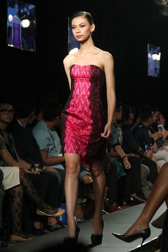 Jakarta, Indonesia - 25 Maret. IKAT Indonesia by Didiet Maulana. Plaza Indonesia Fashion Week SS 2013 at Plaza Indonesia. 25 Maret 2013. Thamrin. Jakarta. [Foto: Mohammad Abduh/Wolipop]