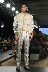 Jakarta, Indonesia - 25 Maret. IKAT Indonesia by Didiet Maulana. Plaza Indonesia Fashion Week SS 2013 at Plaza Indonesia. 25 Maret 2013. Thamrin. Jakarta. [Foto: Mohammad Abduh/Wolipop]