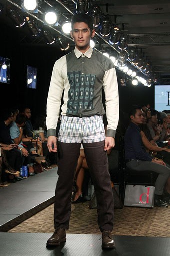 Jakarta, Indonesia - 25 Maret. IKAT Indonesia by Didiet Maulana. Plaza Indonesia Fashion Week SS 2013 at Plaza Indonesia. 25 Maret 2013. Thamrin. Jakarta. [Foto: Mohammad Abduh/Wolipop]