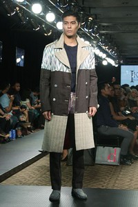 Jakarta, Indonesia - 25 Maret. IKAT Indonesia by Didiet Maulana. Plaza Indonesia Fashion Week SS 2013 at Plaza Indonesia. 25 Maret 2013. Thamrin. Jakarta. [Foto: Mohammad Abduh/Wolipop]