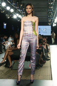 Jakarta, Indonesia - 25 Maret. IKAT Indonesia by Didiet Maulana. Plaza Indonesia Fashion Week SS 2013 at Plaza Indonesia. 25 Maret 2013. Thamrin. Jakarta. [Foto: Mohammad Abduh/Wolipop]