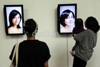 Karya-karya instalasi, object art, cetak digital, video, dan lain-lainnya, merupakan sebuah pernyataan atau gagasan artistik seniman dalam melihat, merefleksi juga mengkritisi budaya teknologi dan digital masyrakat kontemporer.