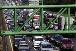 Tol Cikampek Macet Hingga 11 Km