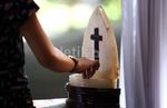 Jalan Salib Peringati Paskah di Gereja Katedral