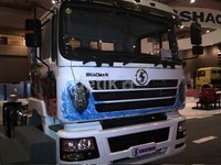 Rencananya, truk yang telah dilukis tersebut akan dilelang untuk disumbangkan ke yayasan Reach Out Foundation.