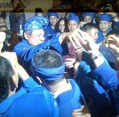 Jadi Ketum PD, SBY Salami Ratusan Kader PD Jadi Ketum PD, SBY Salami Ratusan Kader PD