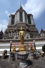 Wat Arun, Si Megah di Tepi Sungai Chao Phraya