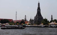 Untuk ke lokasi ini kita bisa menggunakan kapal dengan membayar 3 bath.