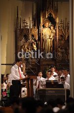 Misa Sabtu Suci Jelang Paskah di Katedral