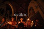 Misa Sabtu Suci Jelang Paskah di Katedral