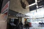 Platfon Lobi Gedung KPK Ambrol