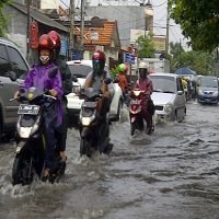Diguyur Hujan Deras 1 Jam, Surabaya Banjir
