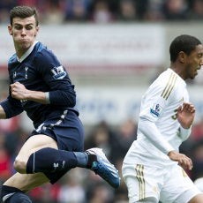 Bekuk Swansea 2-1, Spurs Geser Chelsea