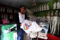 Penertiban lapak pedagang tersebut dilakukan dalam rangka penataan lingkungan di kawasan Masjid Akbar Kemayoran.