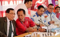 Para pimpinan parpol yang hadir antara lain Ketum PKPI Sutiyoso, Ketua Umum (Ketum) Partai Karya Peduli Bangsa (PKPB) R.Hartono dan Ketua Umum Partai Buruh Soni Pujosasono.