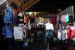 Pedagang Kaki Lima Penuhi Trotoar Bangkok