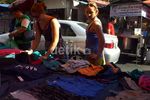 Pedagang Kaki Lima Penuhi Trotoar Bangkok