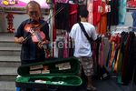 Pedagang Kaki Lima Penuhi Trotoar Bangkok