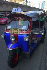Tuk Tuk Kendaraan Khas Bangkok