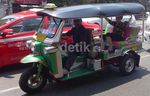Tuk Tuk Kendaraan Khas Bangkok
