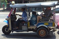 Untuk menaiki kendaraan ini, anda harus pintar-pintar dalam menawar harga.