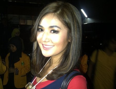 Sibuk Jadi Presenter, Maria Selena Tetap Rajin Kuliah