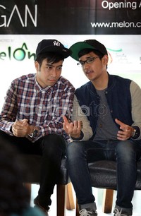 Ini konser duo, jadi nge-treat penonton dua-duanya, bagaimana satukan dua pasar. Akan ada kolaborasi, ungkap Vidi saat jumpa pers di kawasan Jakarta Selatan, Senin (1/4/2013).