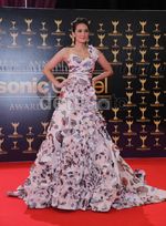 Wow, Cantiknya Luna Maya