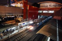 Mulai hari ini, KRL pertama berangkat dari Stasiun Bogor pukul 04.00 WIB, dari Stasiun Bekasi pertama berangkat pukul 05.27 WIB, dari Stasiun Tangerang pukul 05.30 WIB, dan dari Stasiun Maja pukul 05.40 WIB.