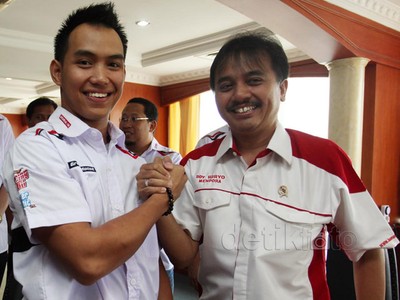Doni Tata Temui Menpora