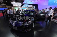 Mobil ini datang dengan mesin baru yang lebih irit, dan lebih modern. Menempatkan E-Class di segmennya lebih jauh lagi.