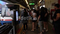 Sementara Stasiun BTS Siam, Bangkok, Thailand, merupakan stasiun BTS terpadat.