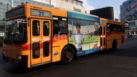 Walau sudah tua bus ini terlihat bersih dan terawat.