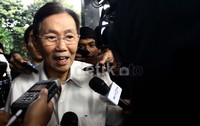 Pokoknya panggilannya rahasia, sehingga saya tidak bisa cerita dong. Karena panggilannya itu rahasia jadi yah saya tidak bisa cerita kan, terangnya kepada wartawan. Ramses/detikFoto.