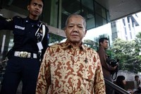 Ignatius Mulyono tiba di gedung KPK sekitar pukul 10.00 WIB dengan mengunakan baju batik coklat. Ramses/detikFoto.