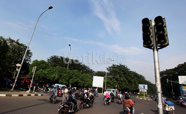 Lampu Merah Padam, Lalin Semrawut