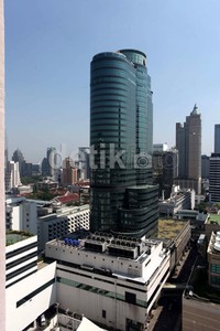 Bangkok memiliki 123 gedung pencakar langit dan termasuk 10 kota dengan gedung terbanyak di Dunia.